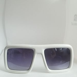 Women white square frame with dark black lens